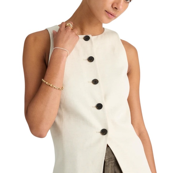 Madewell Crewneck Cutaway Vest in Vintage Ivory Drapey Twill - Picture 3 of 8